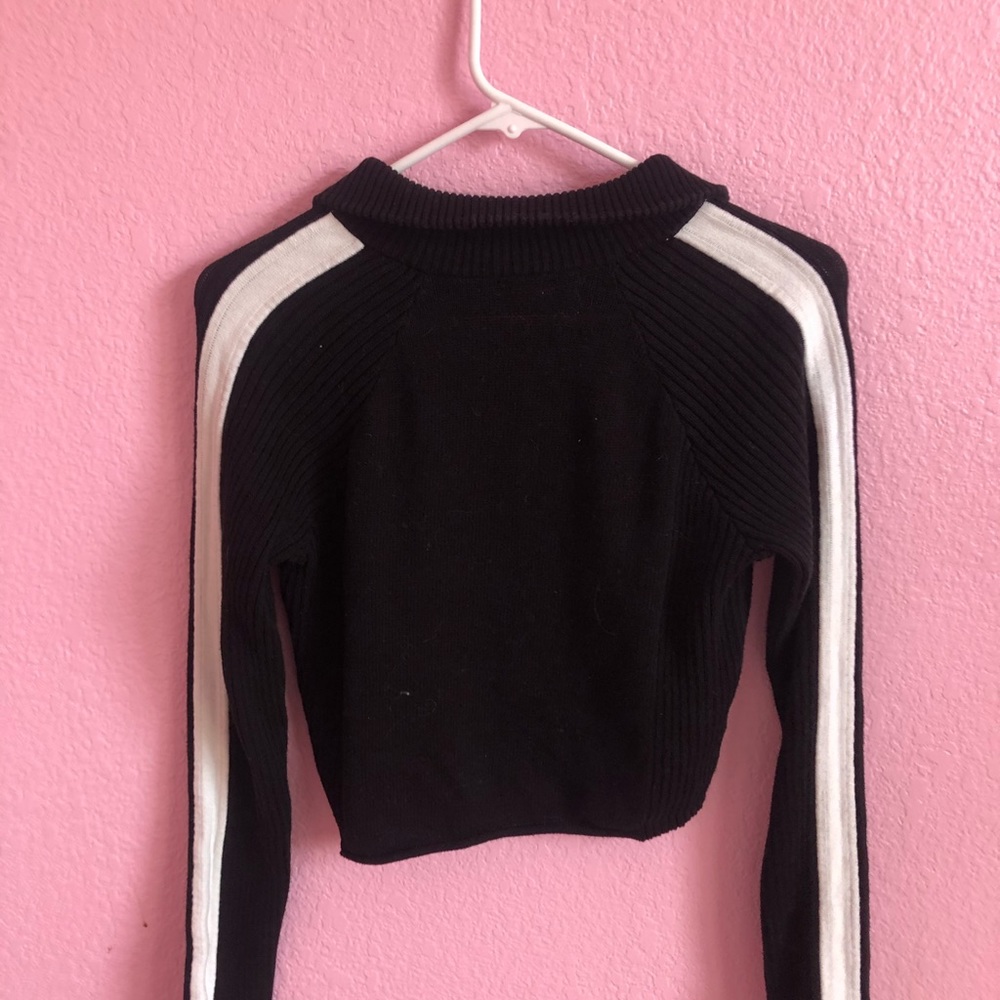 Brandy Melville White and Black Zip Up Sweater